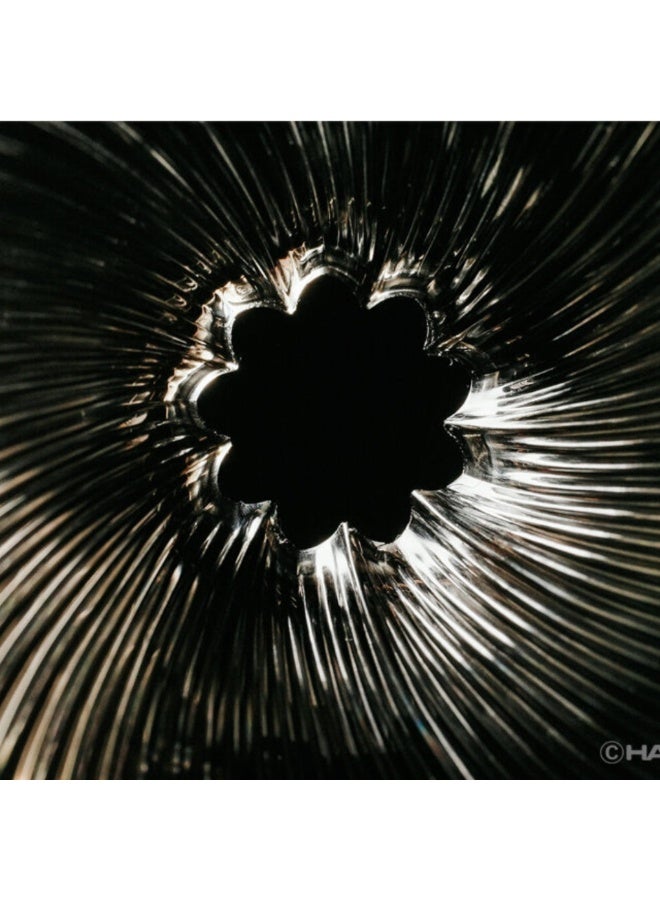 هاريو قمع تقطير القهوة V60 NEO 01، أسود، مقاس 1، سعة 1-2 كوب، سيراميك مقاوم للحرارة، أضلاع حلزونية لتدفق أسرع، أخاديد بزاوية، قابل للتكديس، آمن للاستخدام في غسالة الصحون والميكروويف - Image 3